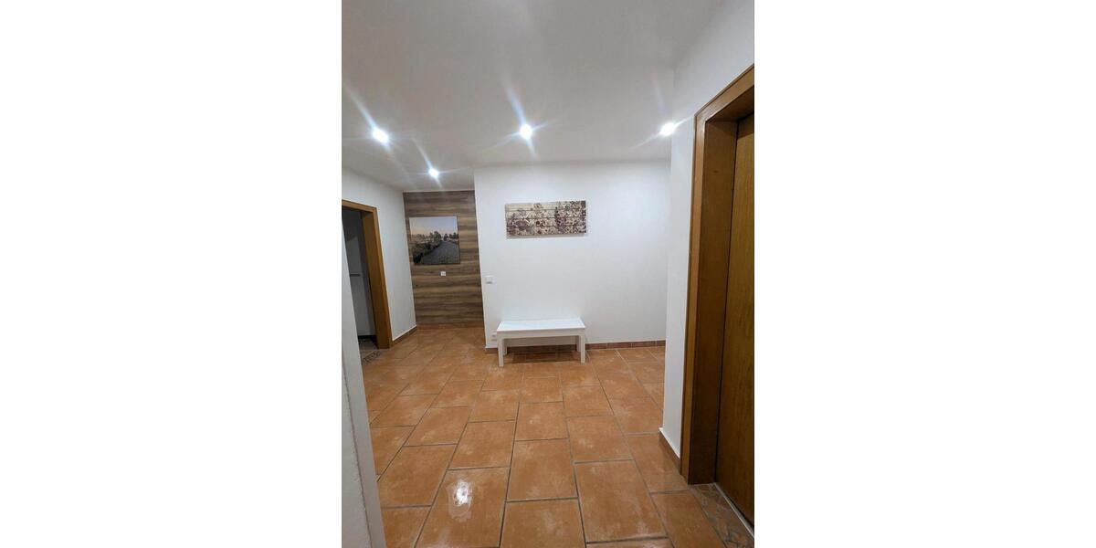 Etagenwohnung Siegen - 4.5 Zimmer, 105 m&sup2;, 100&euro; | Angebot:25258830