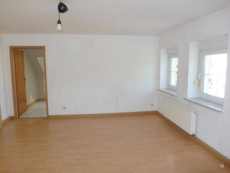 Gemütliche 3-Zimmer DachWohnung mit Laminat und Bad mit Dusche * handwerlich begabte Mieter gesucht