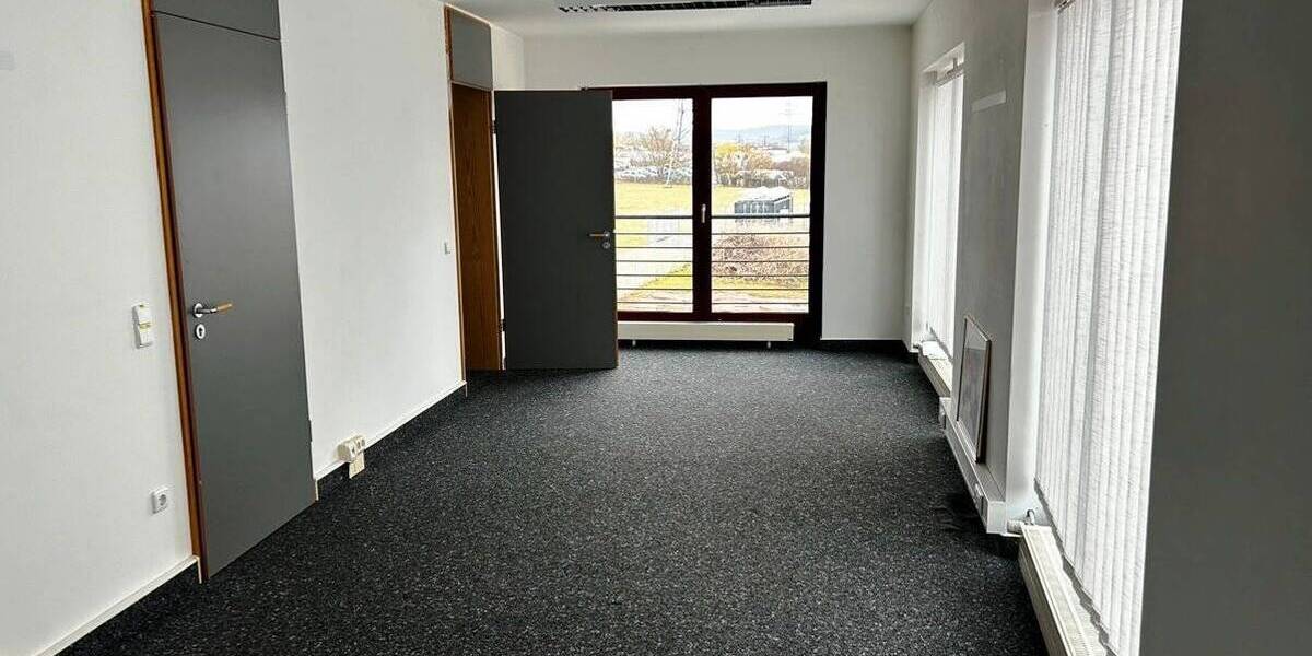 Gewerbeobjekt Haßfurt - 5 Zimmer, 382 m&sup2;, 2.300&euro; | Angebot:25771701