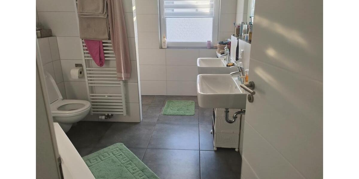 Doppelhaushälfte Euskirchen Dom-Esch - 5 Zimmer, 150 m&sup2;, 1.700&euro; | Angebot:26224845