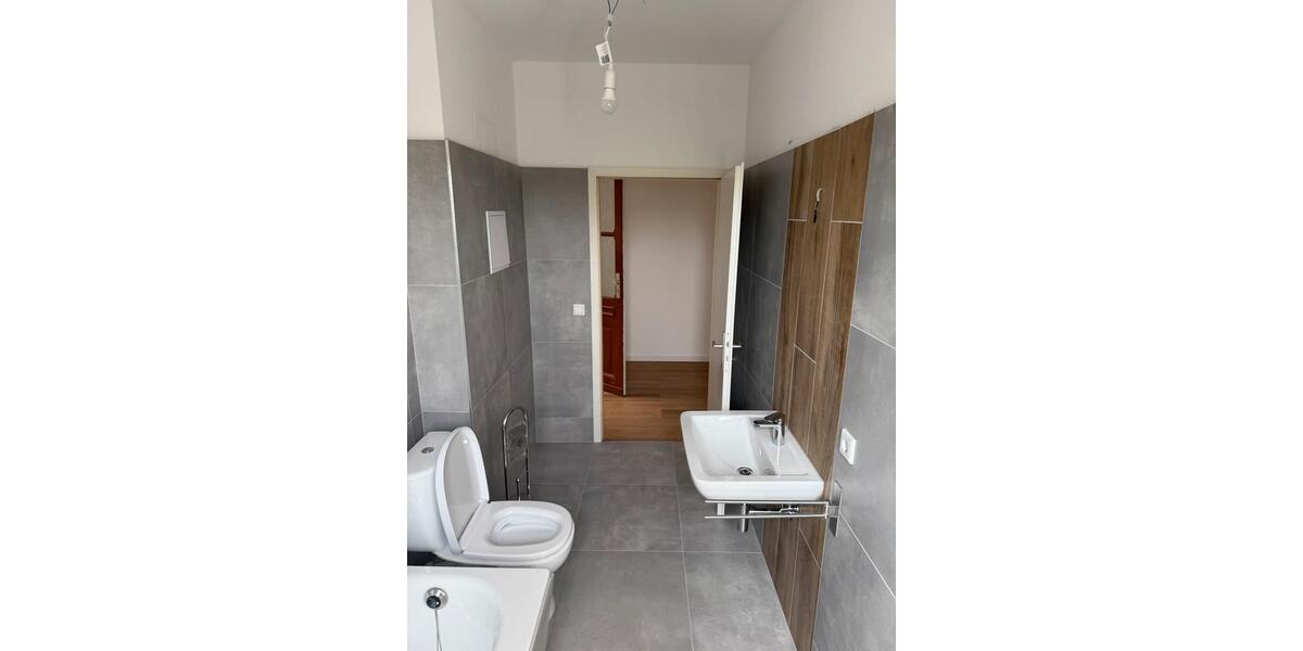 Dachgeschoßwohnung Görlitz - 1 Zimmer, 50 m&sup2;, 300&euro; | Angebot:26499145
