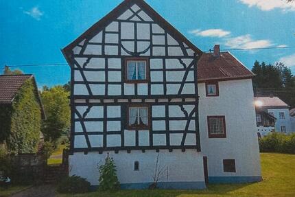 Haus Mehren - 7 Zimmer, 104 m&sup2;, 800&euro; | Angebot:27619977