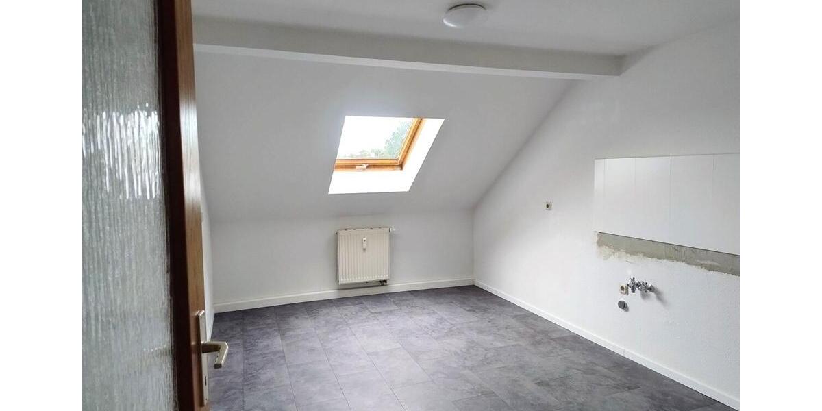 Dachgeschoßwohnung Freiberg - 3 Zimmer, 77 m&sup2;, 499&euro; | Angebot:23200502