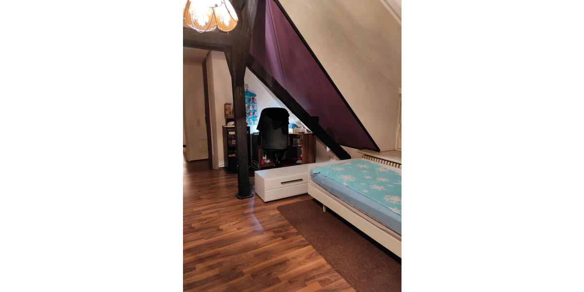 Dachgeschoßwohnung Vlotho - 3 Zimmer, 130 m&sup2;, 650&euro; | Angebot:25421918