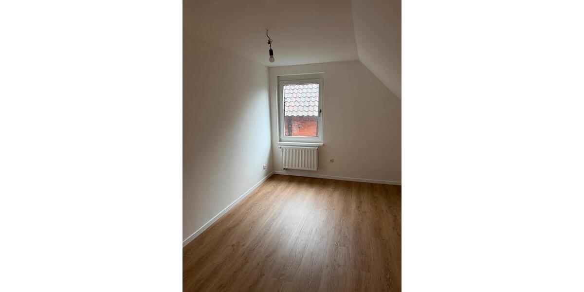 Dachgeschoßwohnung Uelzen - 2 Zimmer, 70 m&sup2;, 700&euro; | Angebot:26255717
