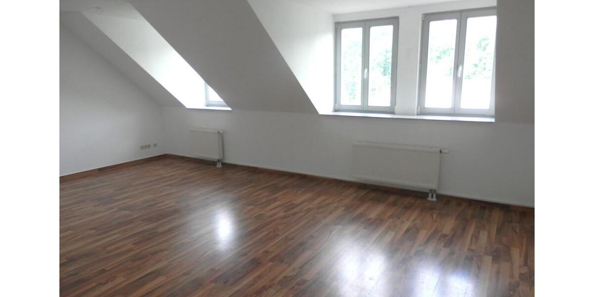 Etagenwohnung Werdau - 3 Zimmer, 76 m&sup2;, 440&euro; | Angebot:26477175