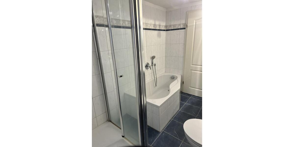 Dachgeschoßwohnung Lohmar - 2 Zimmer, 69 m&sup2;, 600&euro; | Angebot:24868554