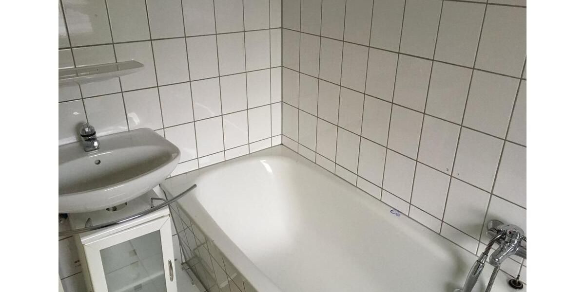 Etagenwohnung Stadtoldendorf - 3 Zimmer, 100 m&sup2;, 600&euro; | Angebot:25719885