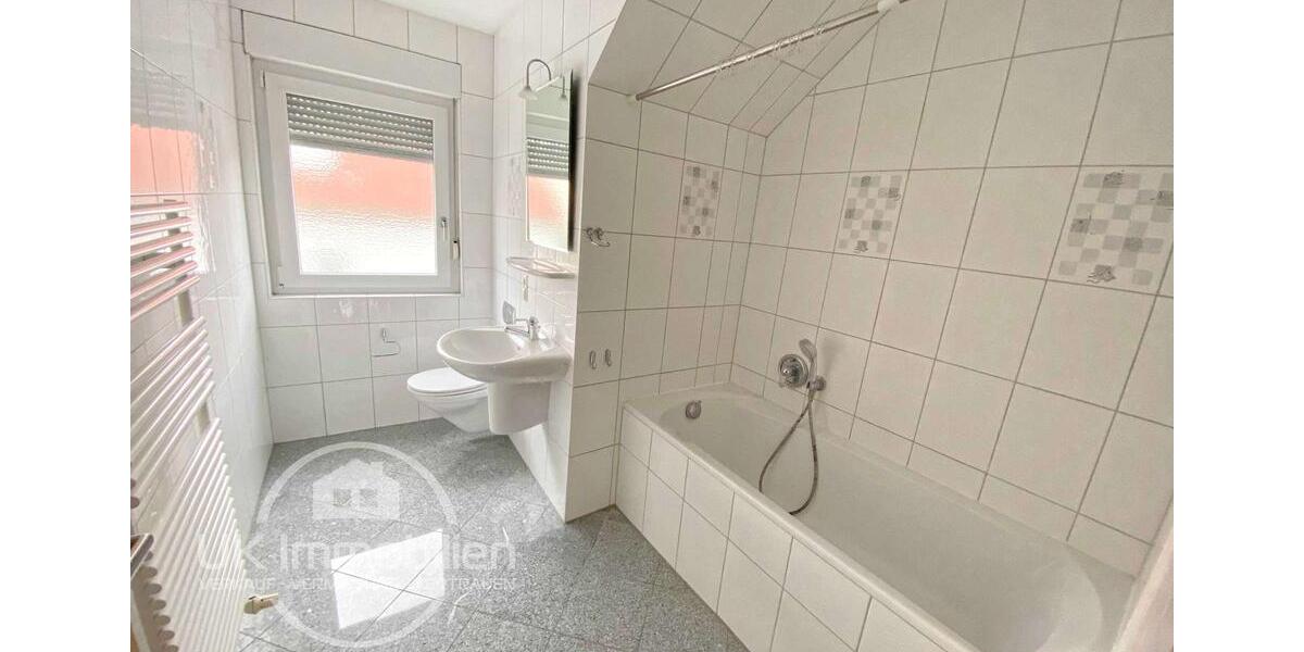 Doppelhaushälfte Bad Vilbel - 6 Zimmer, 165 m&sup2;, 2.600&euro; | Angebot:24382638
