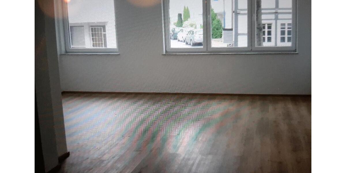 Erdgeschoßwohnung Lage - 2 Zimmer, 103 m&sup2;, 1.090&euro; | Angebot:26582040
