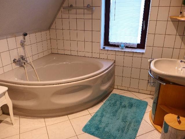 Sehr dörfliche 1993 neu erstellte 2-Zi-Maisonette-Wohnung mit Einbauküche, Loggia und Carport! 2 zimmer