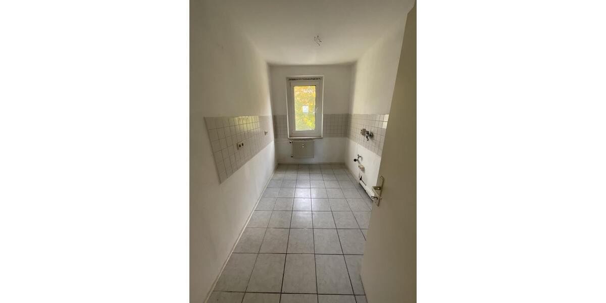 Etagenwohnung Suhl - 4 Zimmer, 75 m&sup2;, 543&euro; | Angebot:24256016