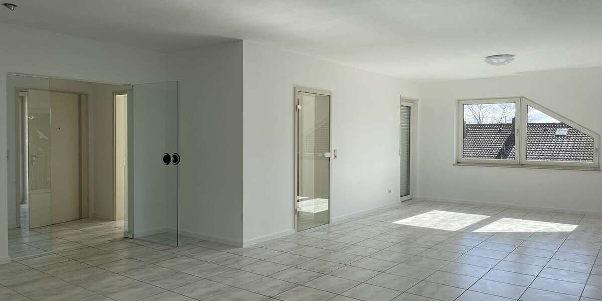 Etagenwohnung Kaiserslautern Engelshof - 4 Zimmer, 196 m&sup2;, 1.700&euro; | Angebot:25768431