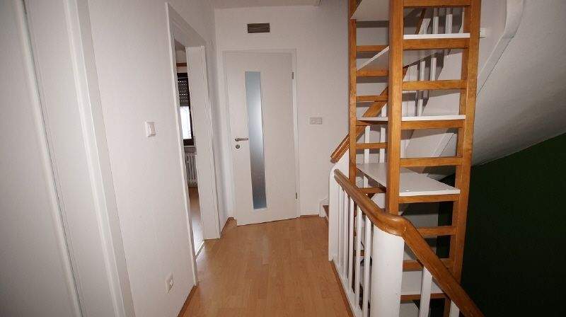 Gepflegtes Reihenmittelhaus mit moderner Einbauküche 5 zimmer