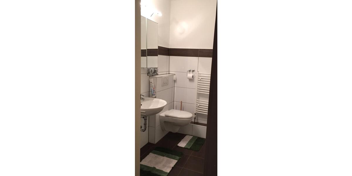 Etagenwohnung Neuss - 2 Zimmer, 65 m&sup2;, 780&euro; | Angebot:26459559