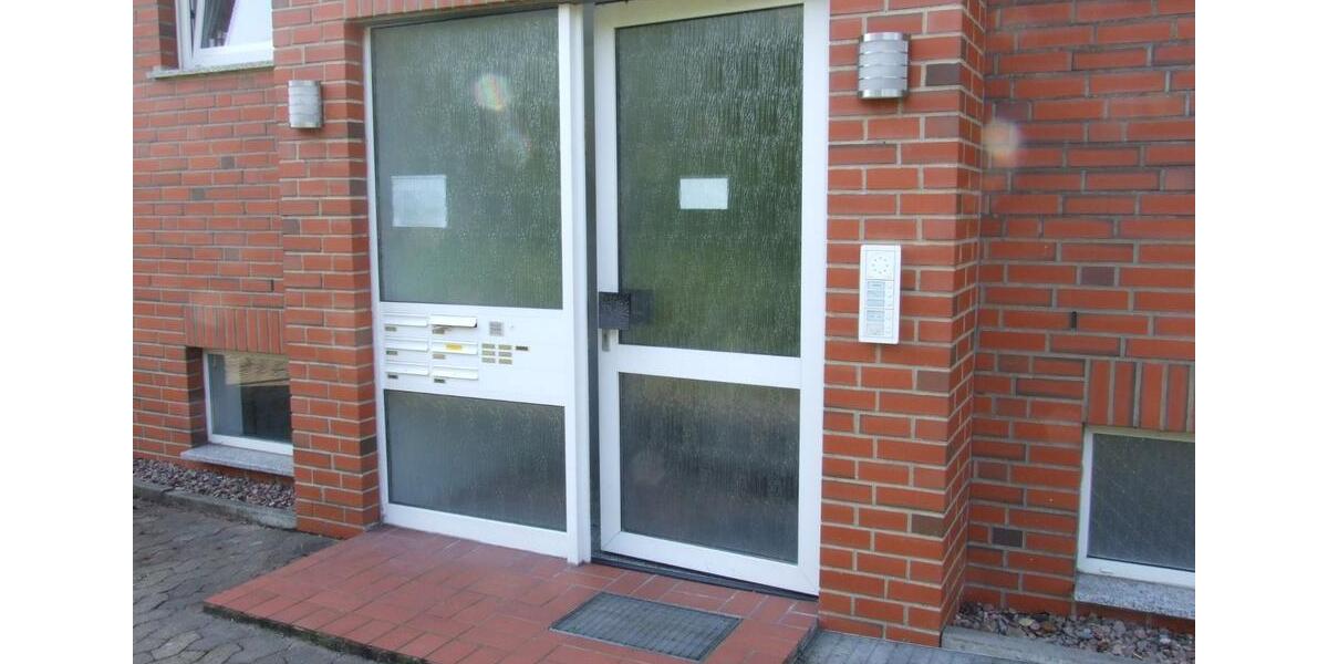 3-Zimmer-Wohnung kernsaniert, mit Terrasse, Garage, El. Rollladen zimmer