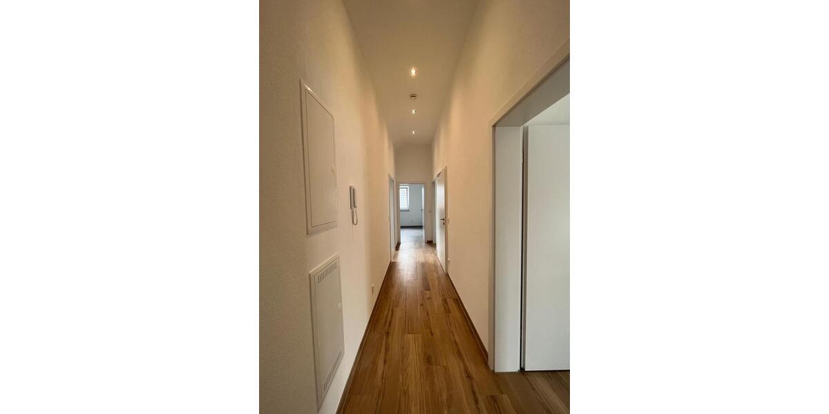 Dachgeschoßwohnung Langenneufnach - 4 Zimmer, 82 m&sup2;, 1.350&euro; | Angebot:26591696