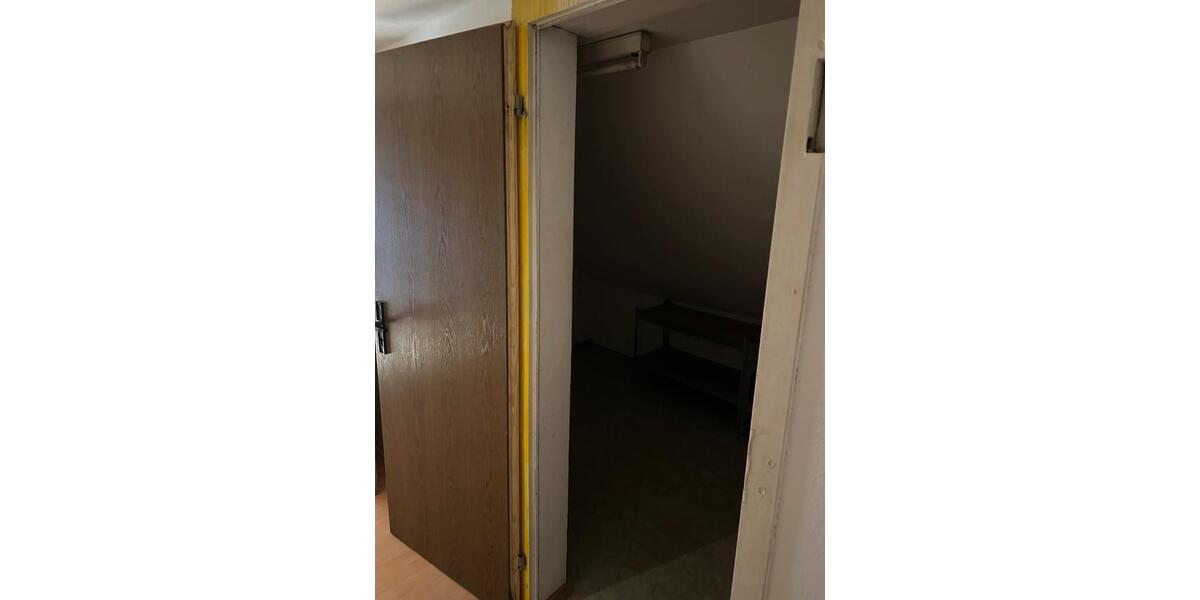 Dachgeschoßwohnung Kahla - 3 Zimmer, 55 m&sup2;, 500&euro; | Angebot:24952102