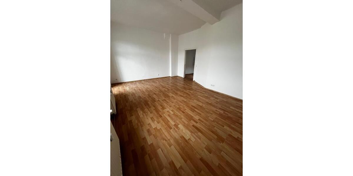 Etagenwohnung Weißenfels - 3 Zimmer, 81 m&sup2;, 486&euro; | Angebot:26051008