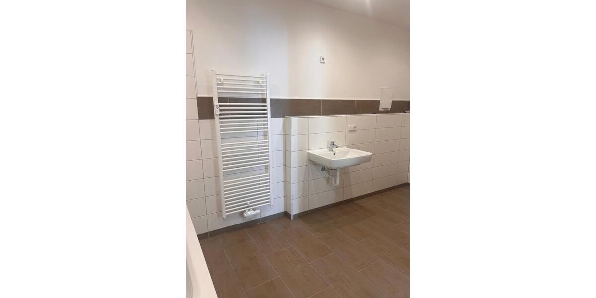 Hochparterre Hohenstein-Ernstthal Ernstthal - 3 Zimmer, 79 m&sup2;, 560&euro; | Angebot:26646094