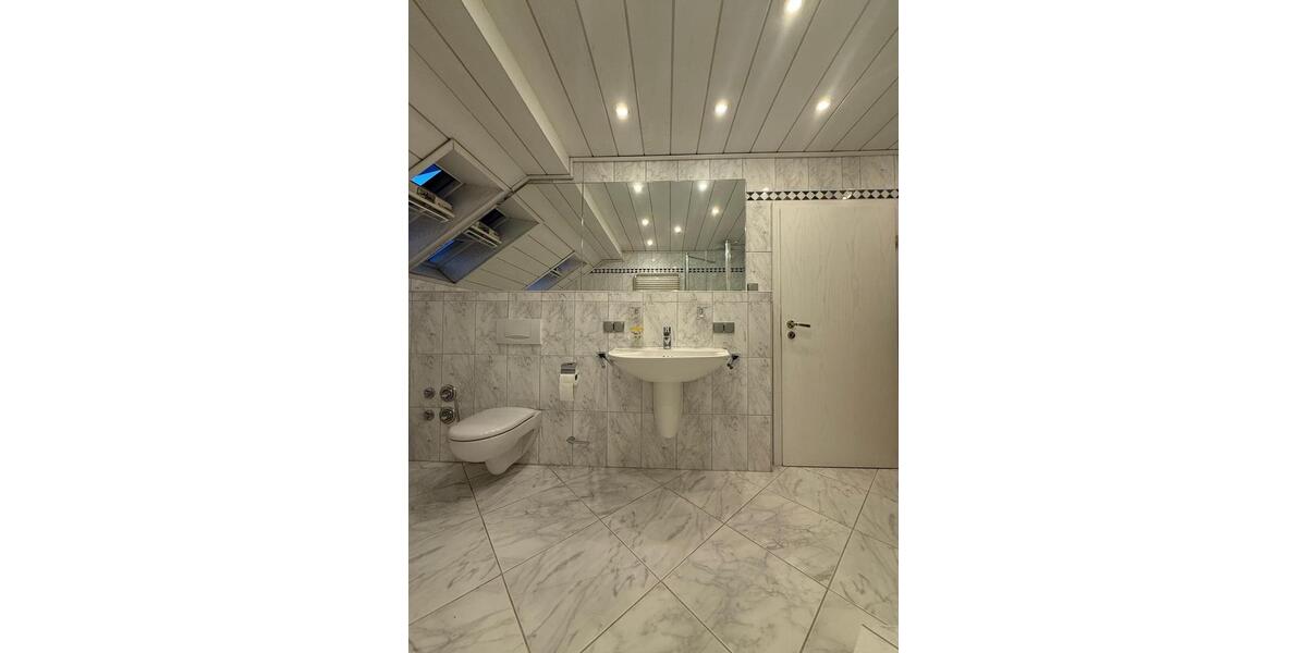 Großzügige 4 12 ZKB-Maisonette-Wohnung (ohne Balkon), Schwetzinger Strasse 4 zimmer