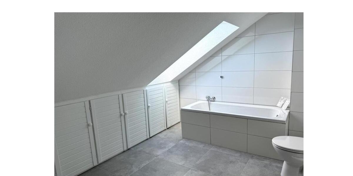 Dachgeschoßwohnung Frankenthal (Pfalz) - 4.5 Zimmer, 131 m&sup2;, 1.350&euro; | Angebot:24479279