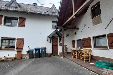 Haus Düngenheim - 3 Zimmer, 140 m&sup2;, 900&euro; | Angebot:25149189