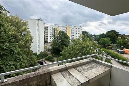 Perfekte SingleWohnung! 1,5 Zimmer mit Balkon (3. OG mit Aufzug)