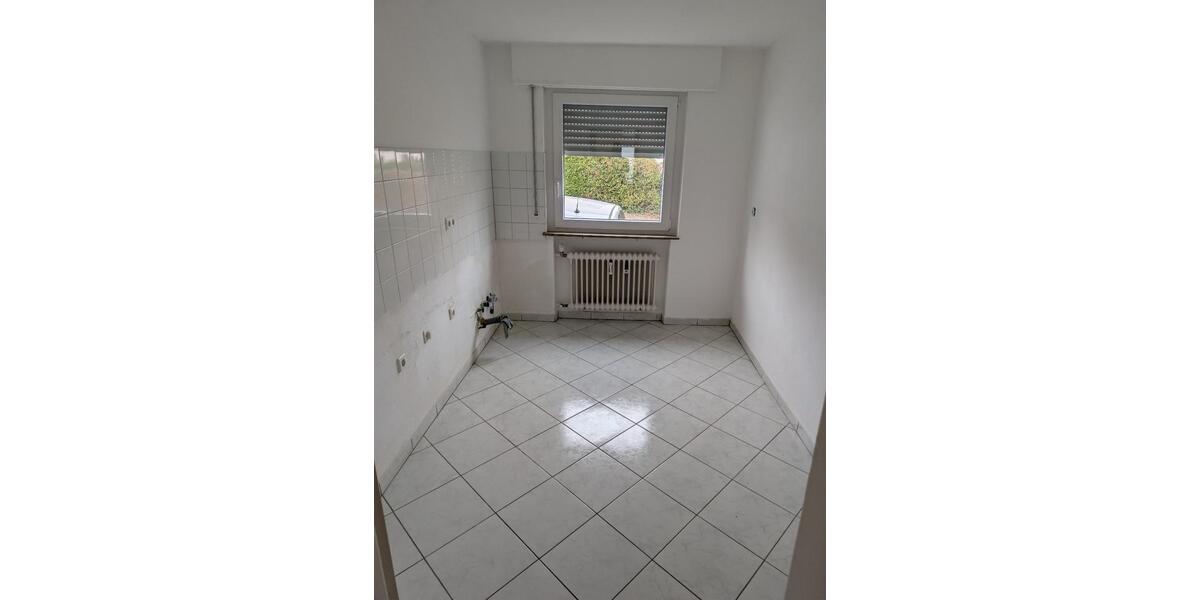 3 Zimmer Whg. für 1-2 Personen geeignet- 1100€ warm inkl Haus NK 3 zimmer