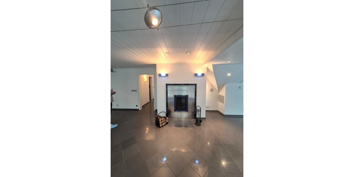 Gepflegte, großzügige 2-Etagen-Wohnung mit Kamin & Carport zu vermieten – wohnen wie im eigenen Haus - Maisonettenwohnung Gonbach Rheinland-Pfalz | Angebot:24409001