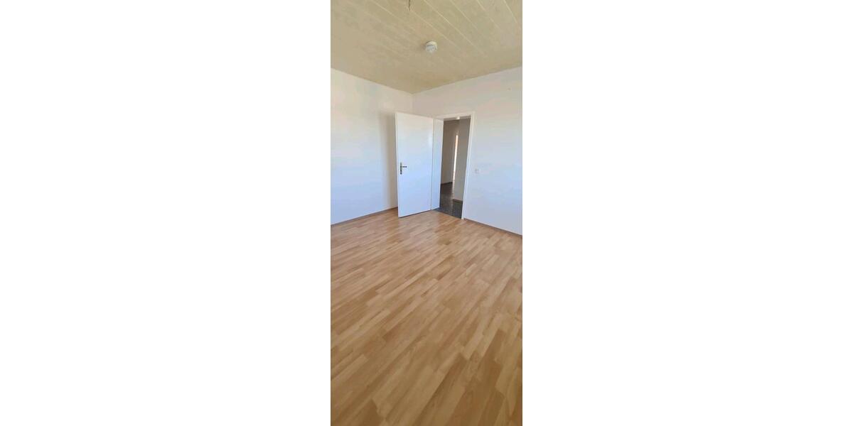 Etagenwohnung Stolzenau - 4 Zimmer, 90 m&sup2;, 1.080&euro; | Angebot:26089522
