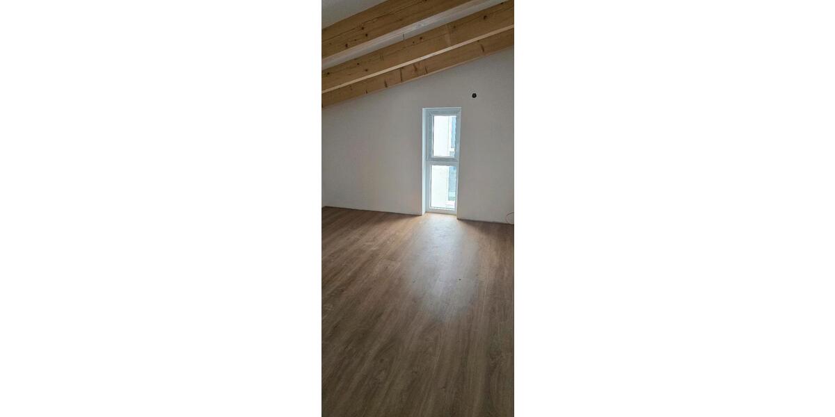 Dachgeschoßwohnung Ebenweiler - 3.5 Zimmer, 130 m&sup2;, 1.690&euro; | Angebot:25591087