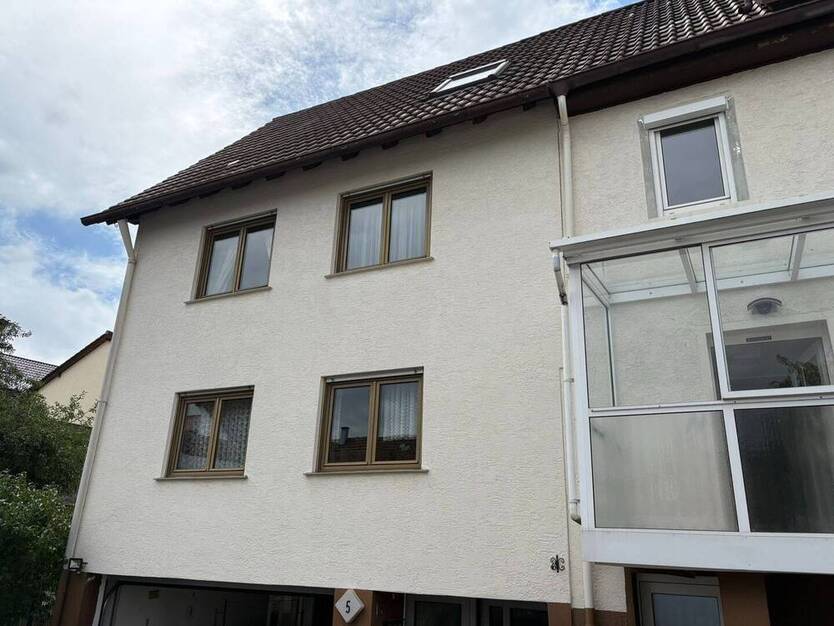 .::Großzügige 3 Zimmer-Wohnung mit Wintergarten, mitten im Ort::. 3 zimmer