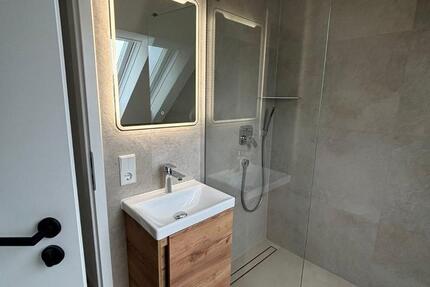 Lichtdurchflutete 2,5-Zimmer-Maisonettewohnung mit Balkon und Tie 2 zimmer