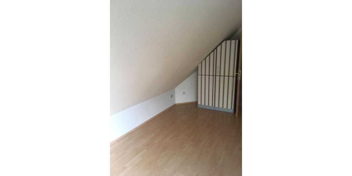 Dachgeschoßwohnung Schönebeck (Elbe) - 1 Zimmer, 28 m&sup2;, 180&euro; | Angebot:25023251