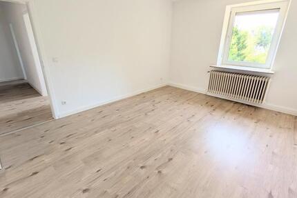 **Renovierte Wohnung mit modernem Tageslichtbad und eigenem Garten gewünscht? Dann zugreifen!** zimmer
