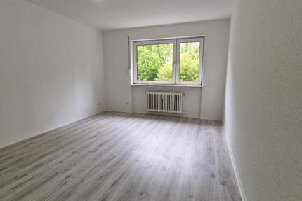 Frisch renovierte 2 Zimmer Wohnung mit Balkon in Saarbrücken