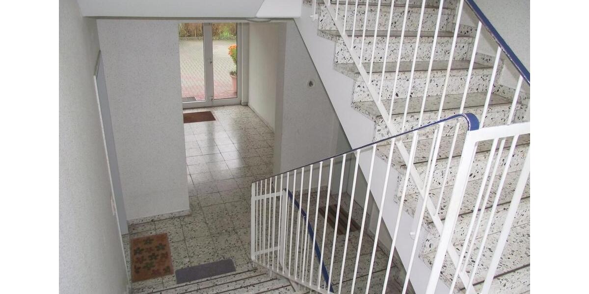 Helle Dachgeschosswohnung mit Balkon und Stellplatz! 2 zimmer