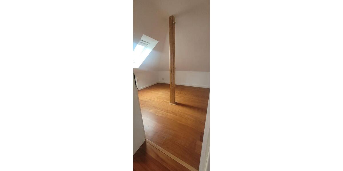 Dachgeschoßwohnung Limbach-Oberfrohna Oberfrohna - 3 Zimmer, 58 m&sup2;, 355&euro; | Angebot:26211122