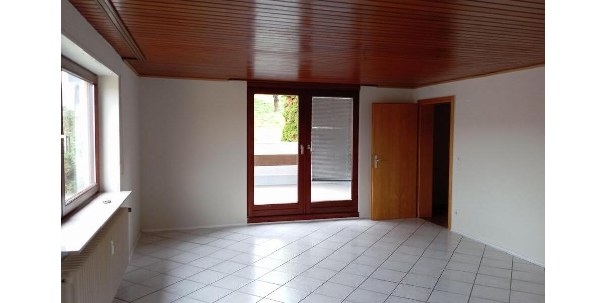 Dachgeschoßwohnung Sinsheim - 3 Zimmer, 100 m&sup2;, 680&euro; | Angebot:25105272