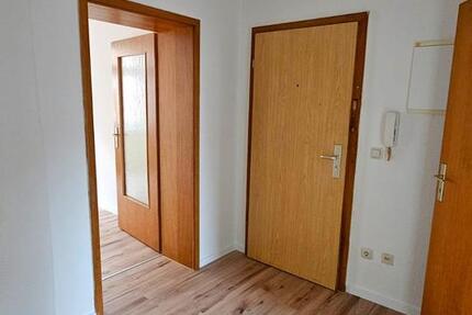 Ruhige, renovierte 2-Raum-Wohnung in Bitterfeld zimmer
