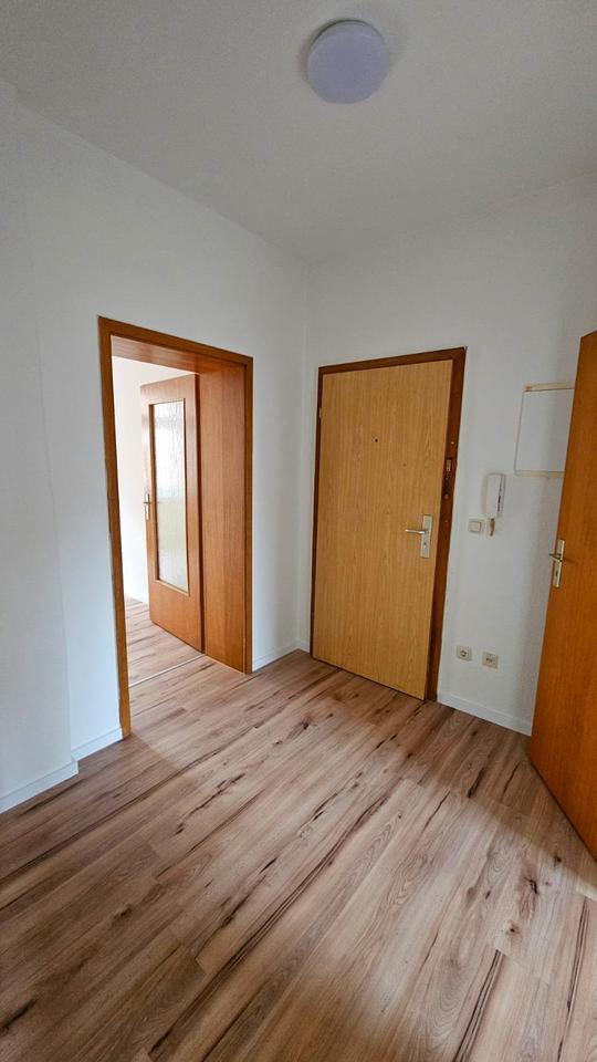 Ruhige, renovierte 2-Raum-Wohnung in Bitterfeld zimmer