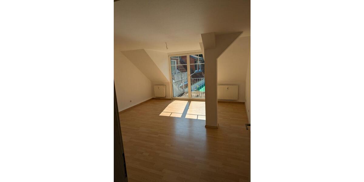 Dachgeschoßwohnung Hecklingen - 2 Zimmer, 53 m&sup2;, 265&euro; | Angebot:26587425