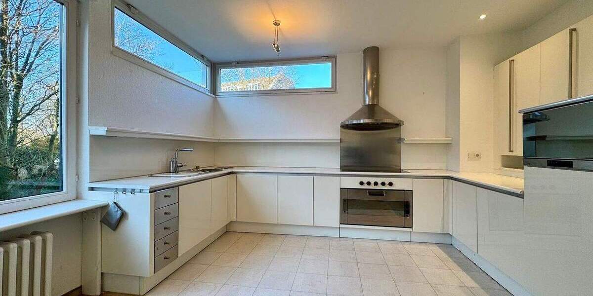 Modernisierte 3-Zimmer-Wohnung in Berlin-Dahlem mieten, ca. 180 m², große Ost- und West-Terrassen 3 zimmer