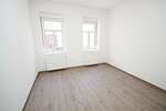 kleine 4-Zi-Whg mit BALKON- Laminat, separate Küche, Wanne+Dusche 4 zimmer