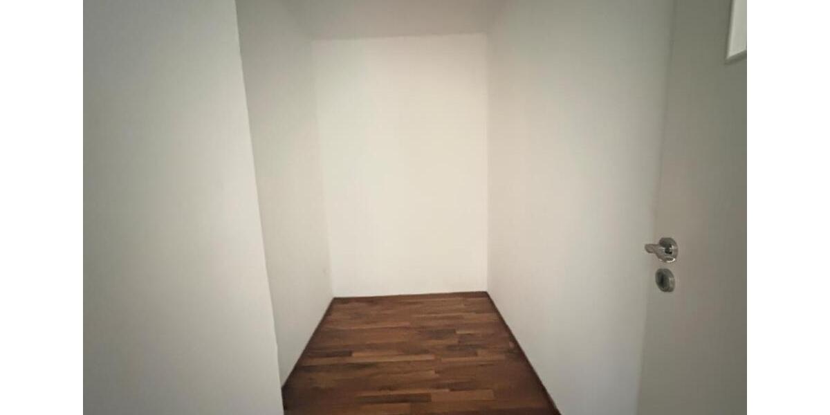 Dachgeschoßwohnung Wilhelmshaven Aldenburg - 4 Zimmer, 62 m&sup2;, 419&euro; | Angebot:25489040