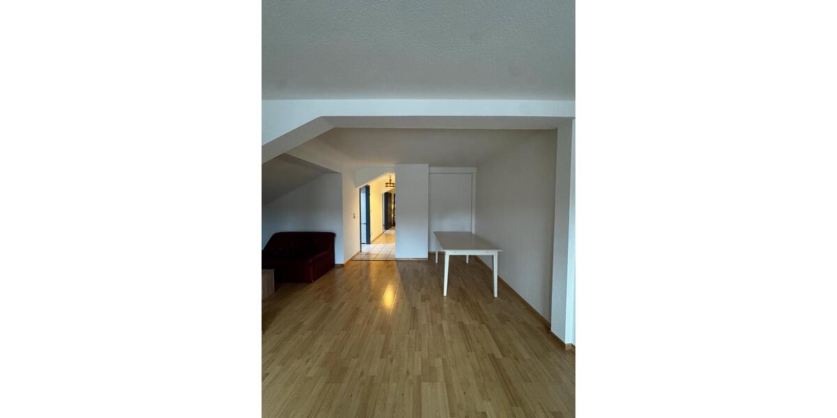 Dachgeschoßwohnung Erbach - 2 Zimmer, 53 m&sup2;, 800&euro; | Angebot:26648501