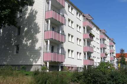 Wohnung zum Mieten in Stollberg 270 € 57.3 m² 3 zimmer