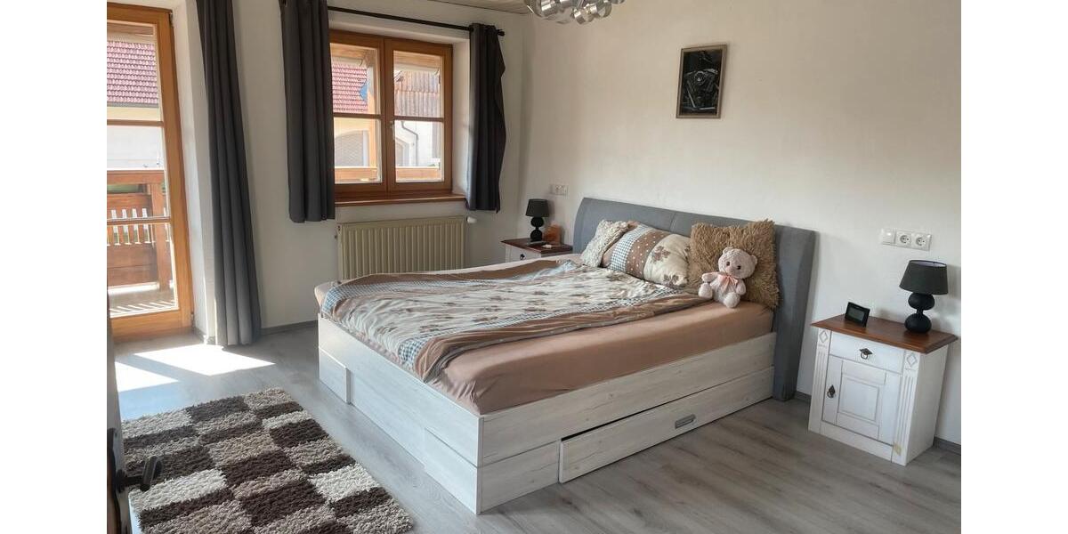 Etagenwohnung Lachen - 5.5 Zimmer, 180 m&sup2;, 1.600&euro; | Angebot:24593888