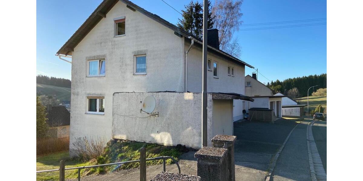 Etagenwohnung Tettau - 4 Zimmer, 117 m&sup2;, 650&euro; | Angebot:26422245